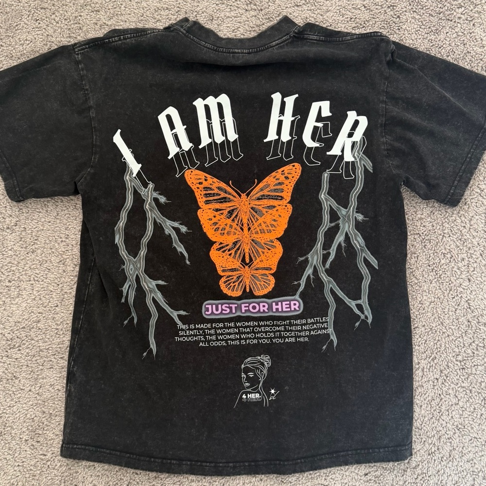 I AM HER Black Graphic